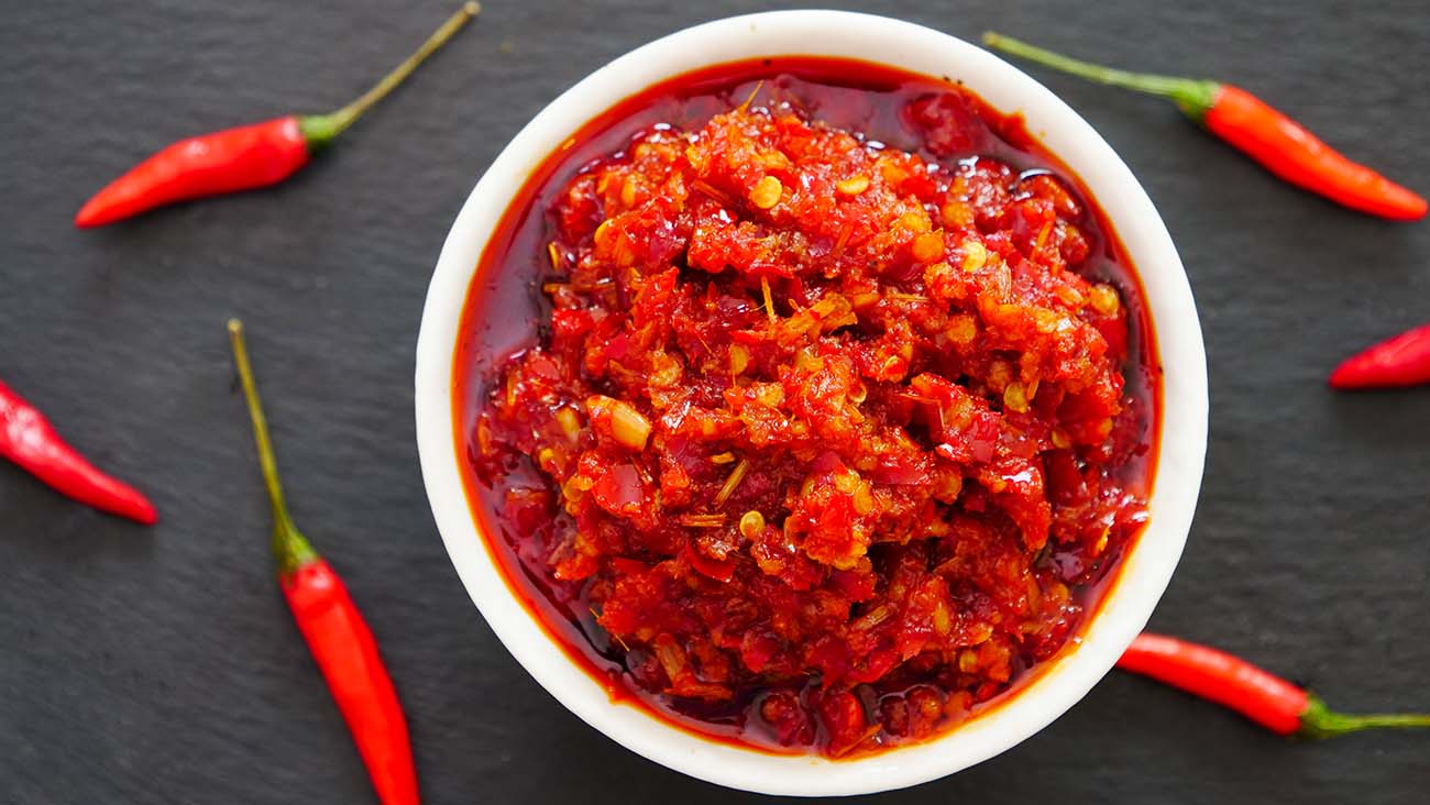 https://i2.wp.com/seonkyounglongest.com/wp-content/uploads/2018/08/Chili-Sauce-4.jpg?fit=1300%2C732&ssl=1