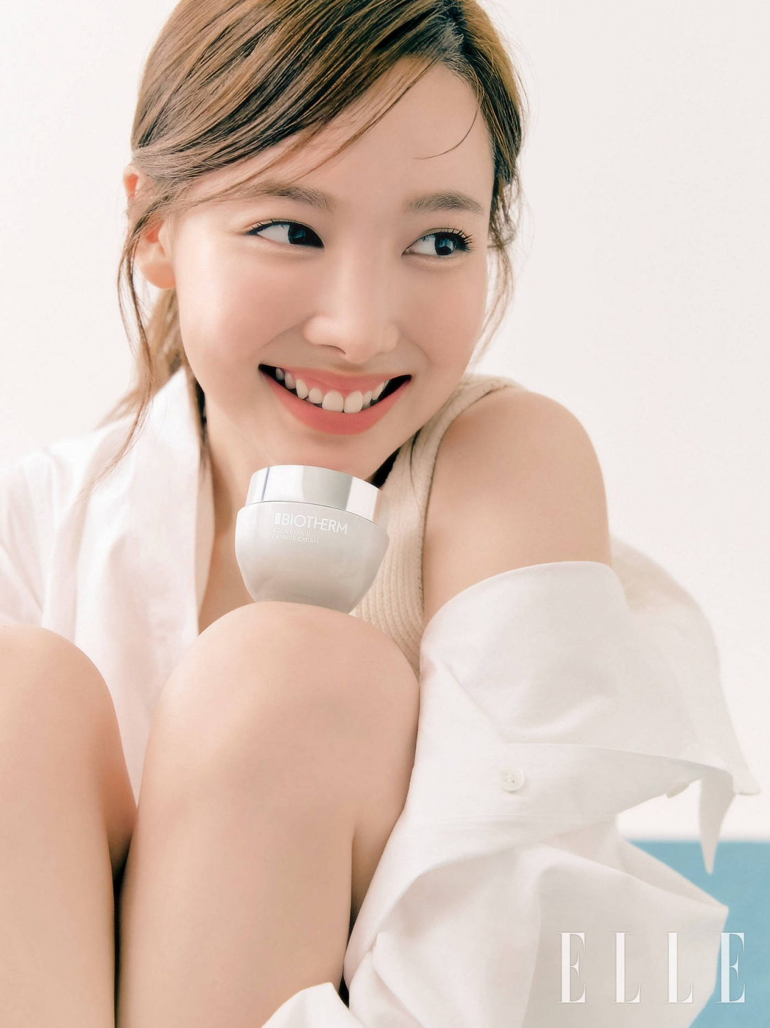 https://1409791524.rsc.cdn77.org/data/images/full/587093/twice-nayeon-solo-female-star-reveals-if-shes-planning-to-make-her-own-songs-through-an-interview-with-elle-korea.jpg