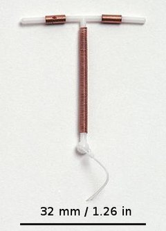 https://upload.wikimedia.org/wikipedia/commons/thumb/5/5b/IUD_with_scale.jpg/240px-IUD_with_scale.jpg